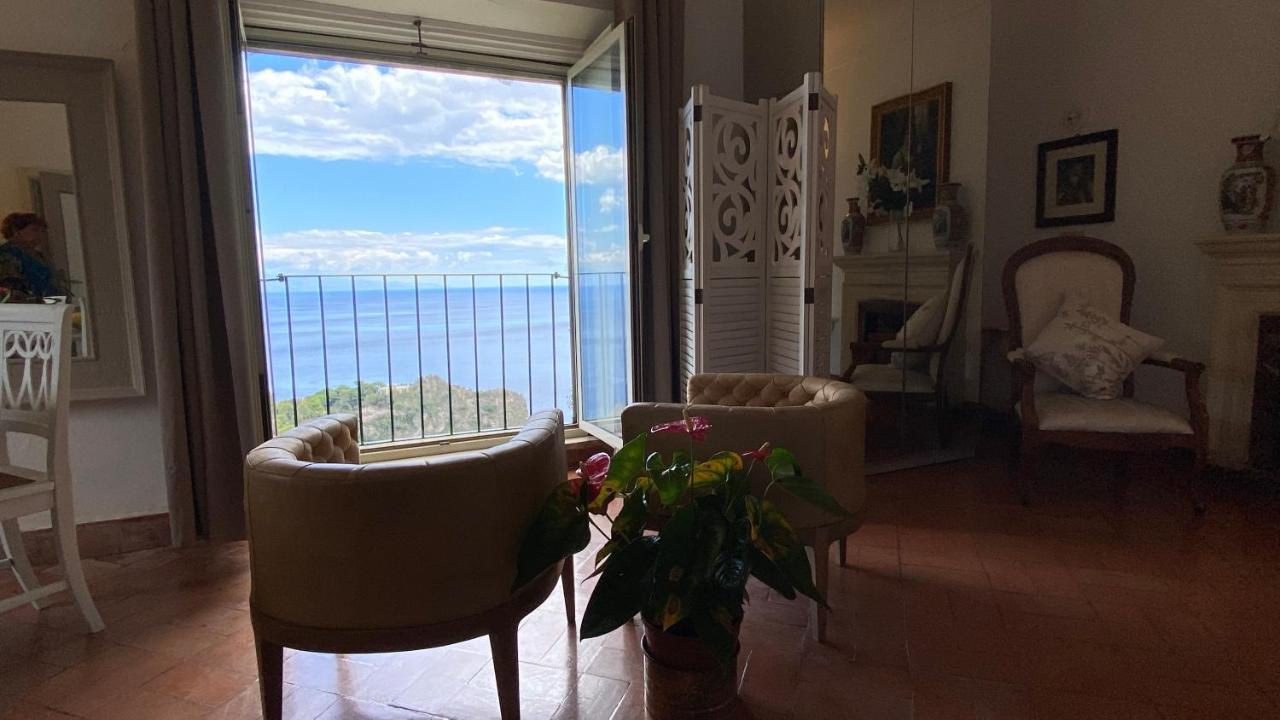 Don Mimi Guarnaschelli La Dependace Taormina